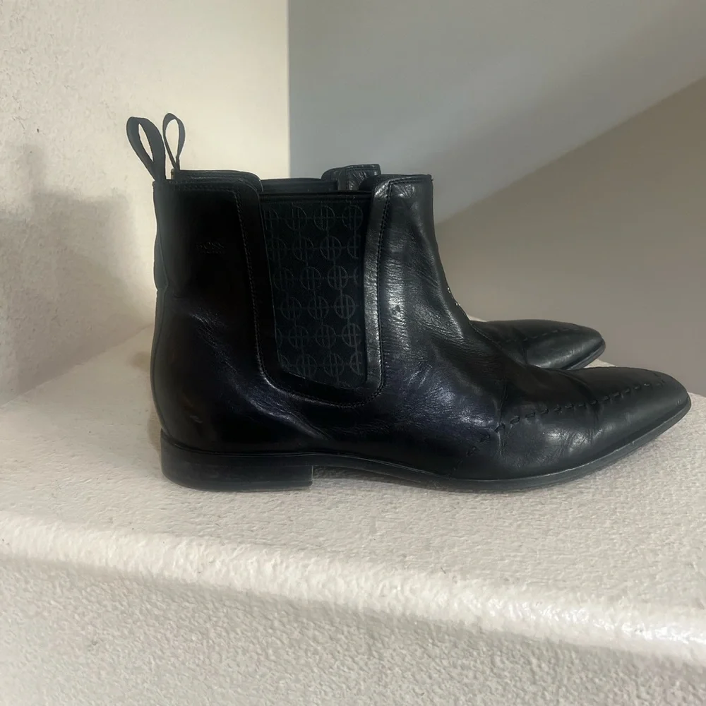 HUGO Boss Men Sz 8.5 Black Leather  Pull-On Ankle  Dress Boots Shoes Business